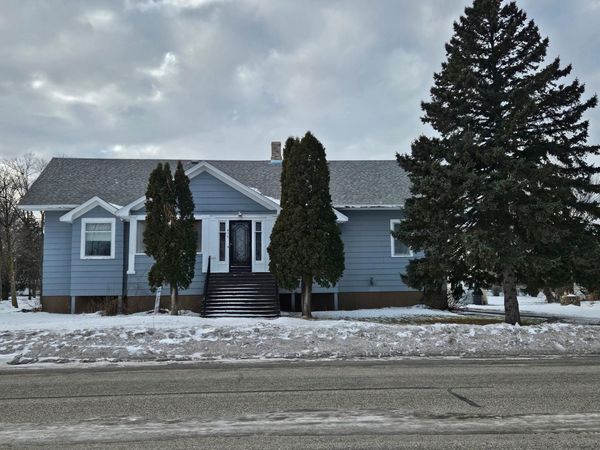 416 Main Avenue S, Hankinson, ND 58041