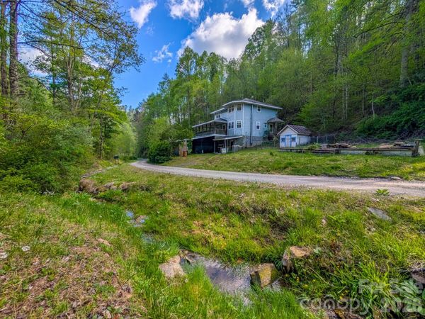 77 Griffith Branch Road, Green Mountain, NC 28740