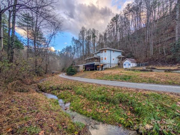 77 Griffith Branch Road, Green Mountain, NC 28740