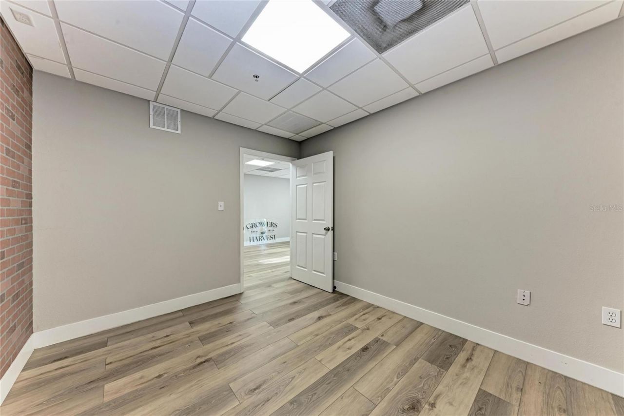 6640 26th Court E, Sarasota, FL 34243 Photo