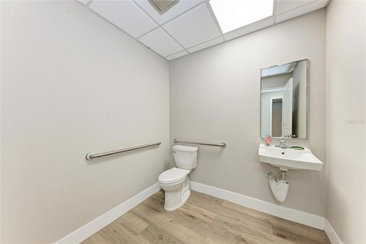 6640 26th Court E, Sarasota, FL 34243 Photo