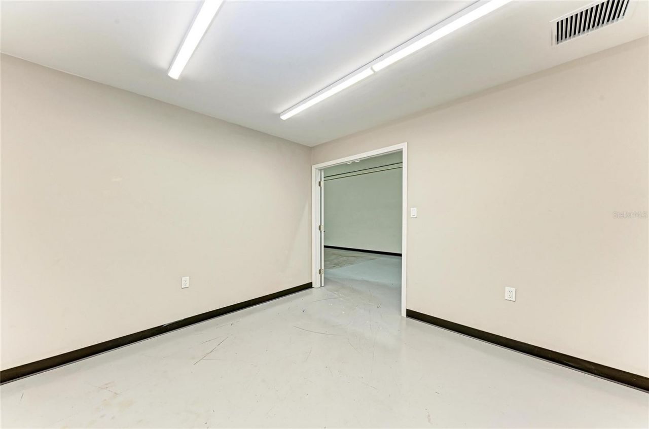 6640 26th Court E, Sarasota, FL 34243 Photo