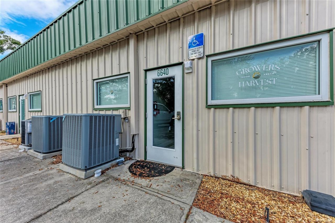 6640 26th Court E, Sarasota, FL 34243 Photo