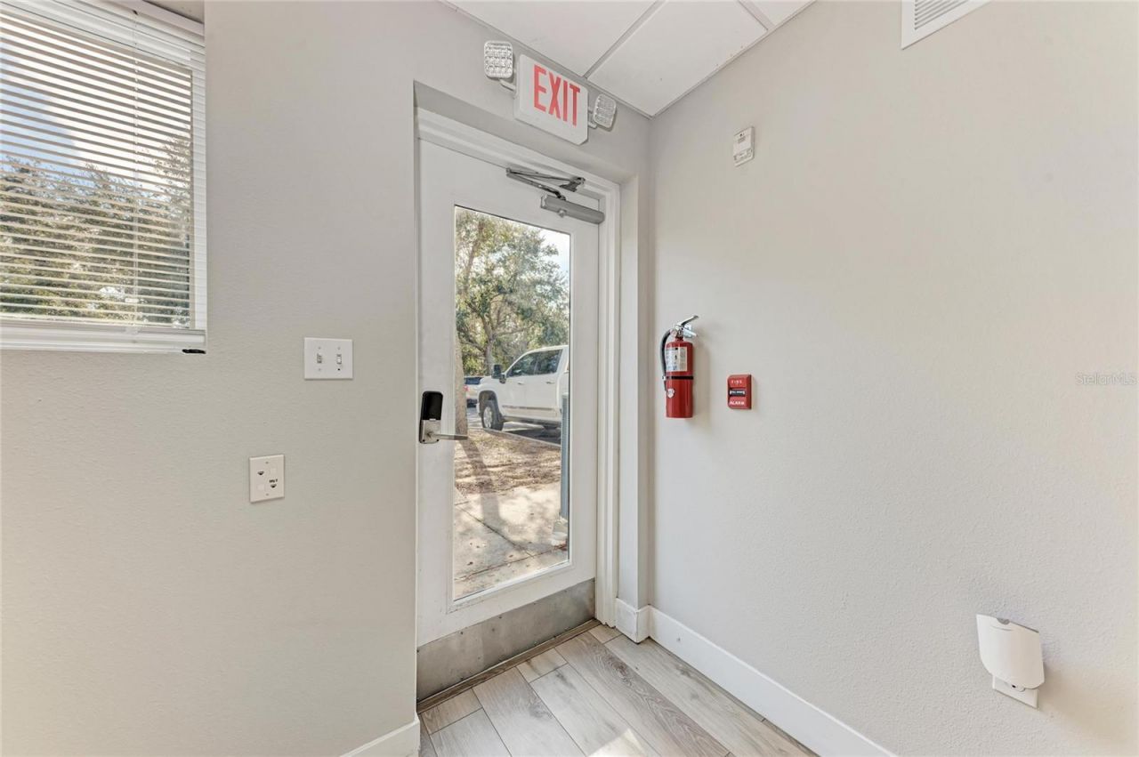 6640 26th Court E, Sarasota, FL 34243 Photo