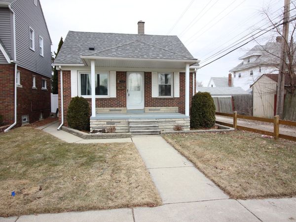 1028 Mollno Street, Wyandotte, MI 48192