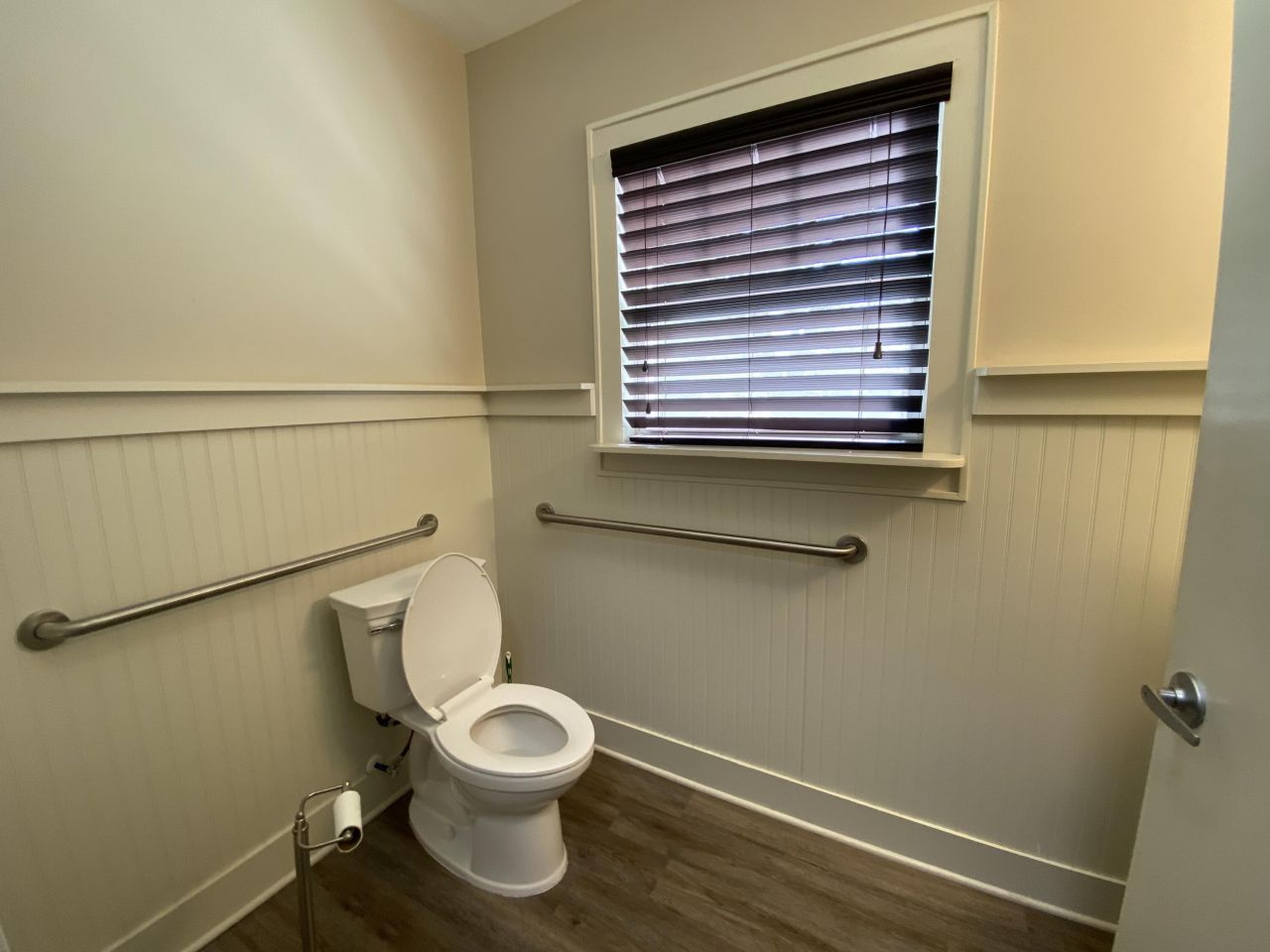 814 N Cedar Street Photo 14