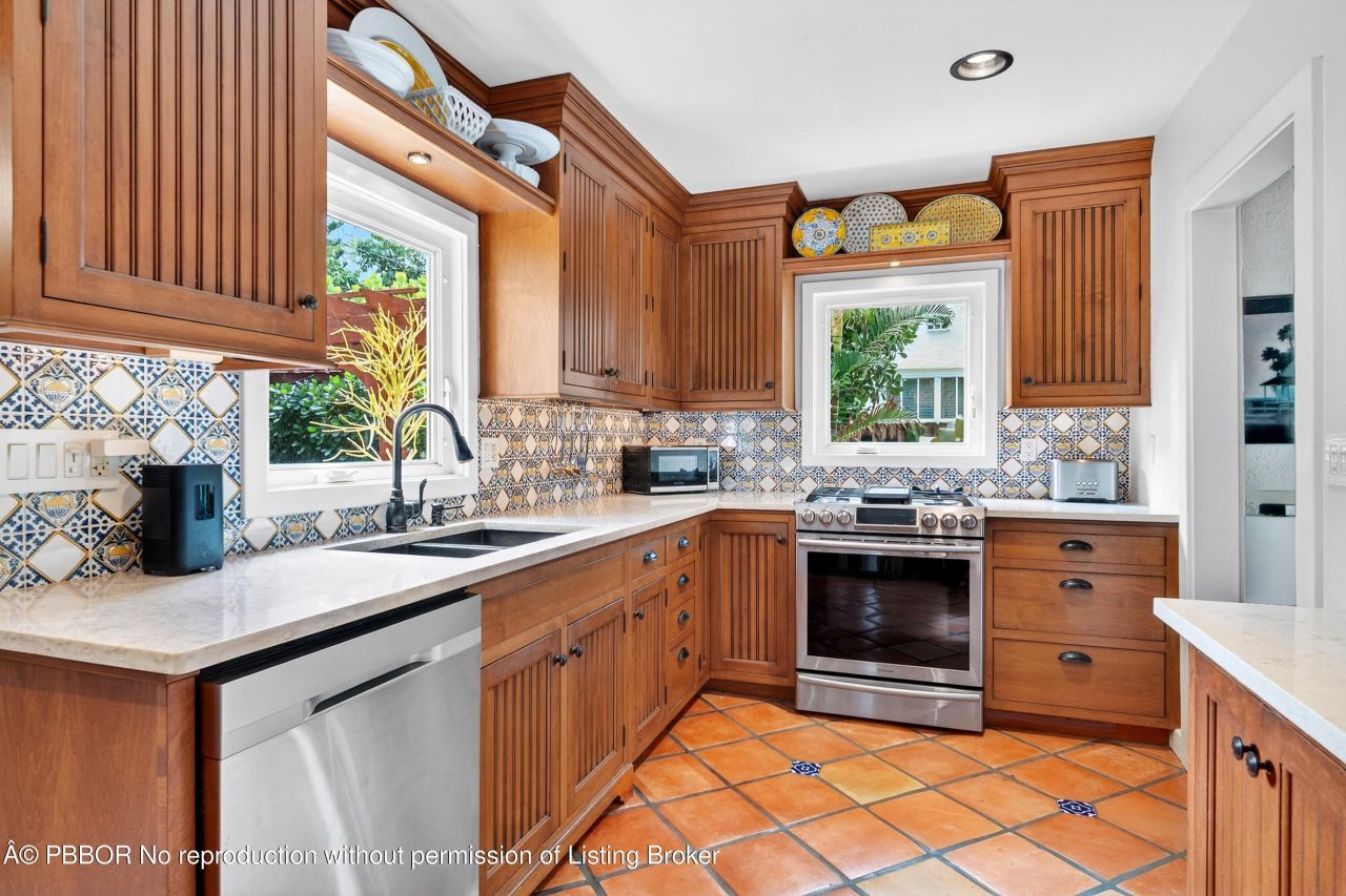 348 Plymouth Road, West Palm Beach, FL 33405 Photo