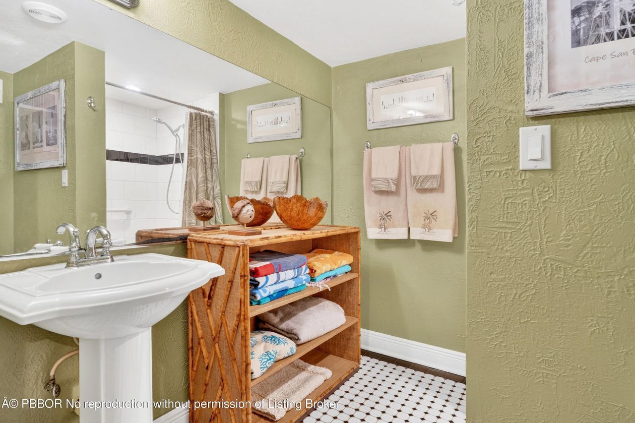 348 Plymouth Road, West Palm Beach, FL 33405 Photo