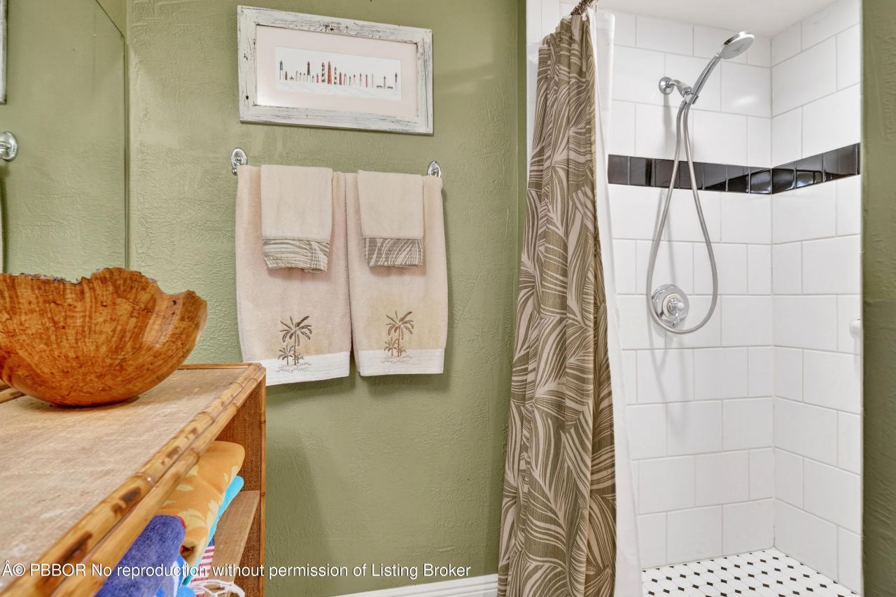 348 Plymouth Road, West Palm Beach, FL 33405 Photo