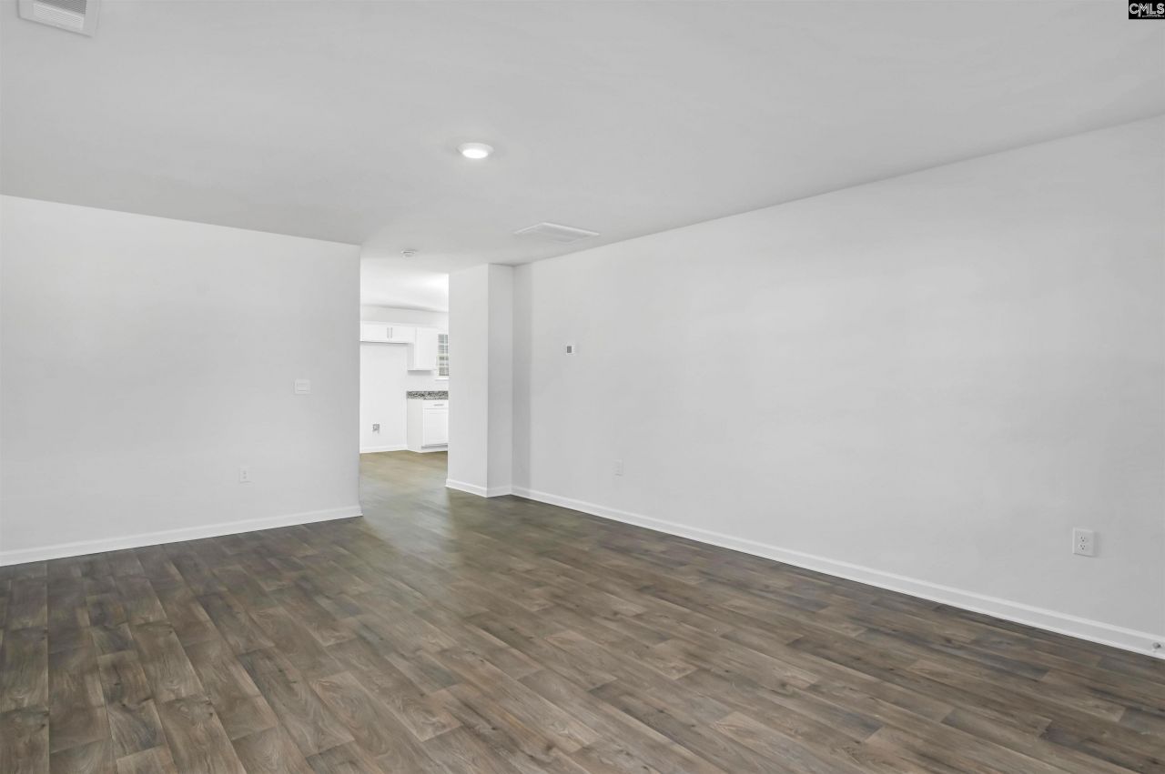 426 Wisteria Walk Way Photo 8