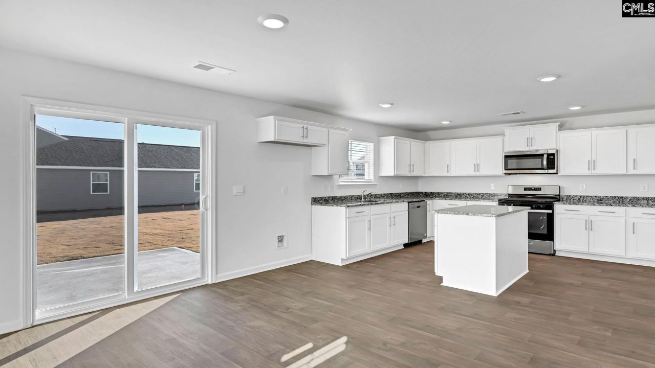 426 Wisteria Walk Way Photo 9