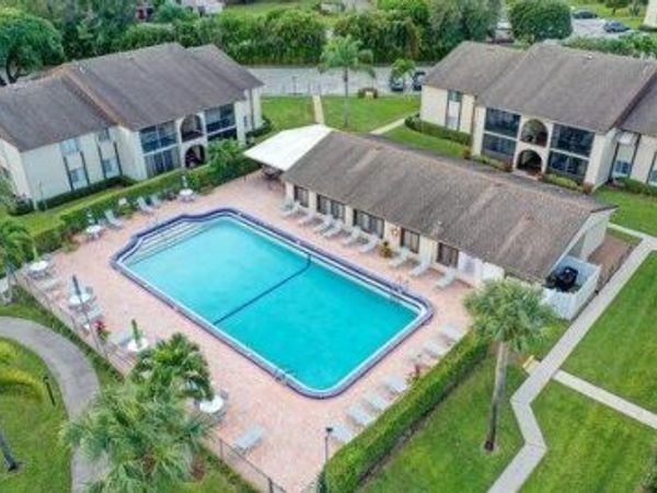 5795 La Pinata Boulevard, Unit C-2, Greenacres, FL 33463