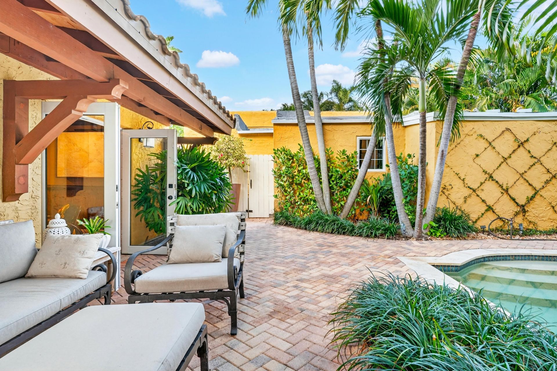 348 Plymouth Road, West Palm Beach, FL 33405 Photo