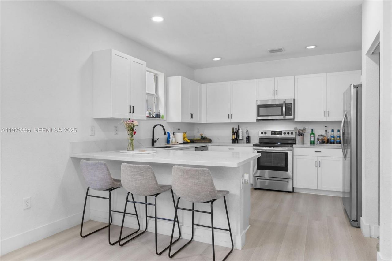 1387 SE 26th Ter, Homestead, FL 33035 Photo