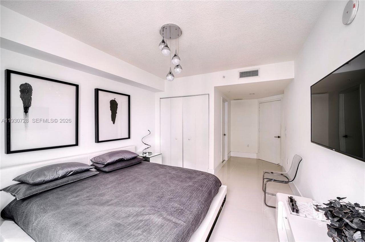300 Sunny Isles Blvd, Unit 4-1701, Sunny Isles Beach, FL 33160 Photo