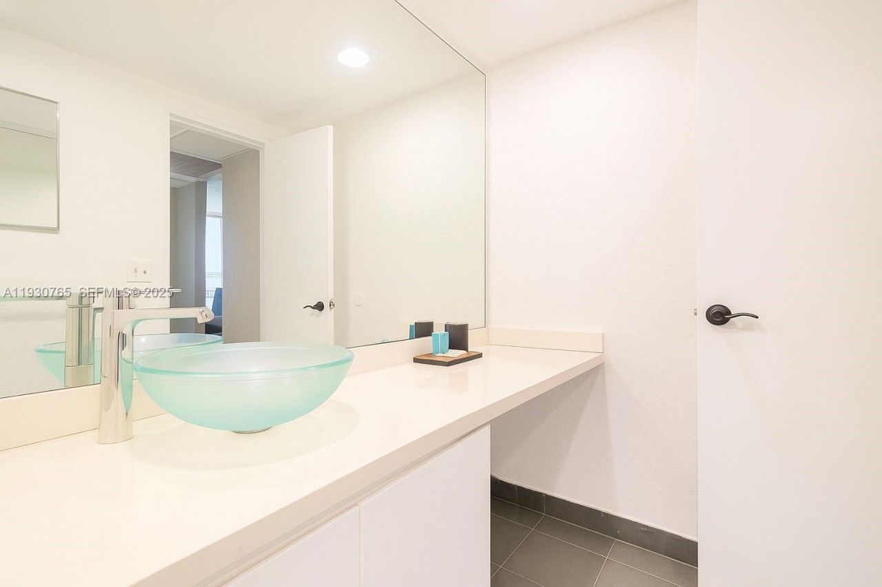 4001 S Ocean Dr, Unit 3R, Hollywood, FL 33019 Photo