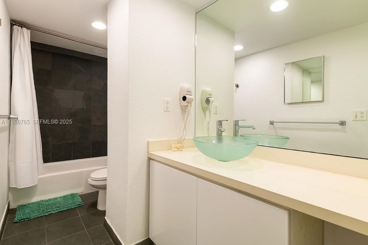 4001 S Ocean Dr, Unit 3R, Hollywood, FL 33019 Photo