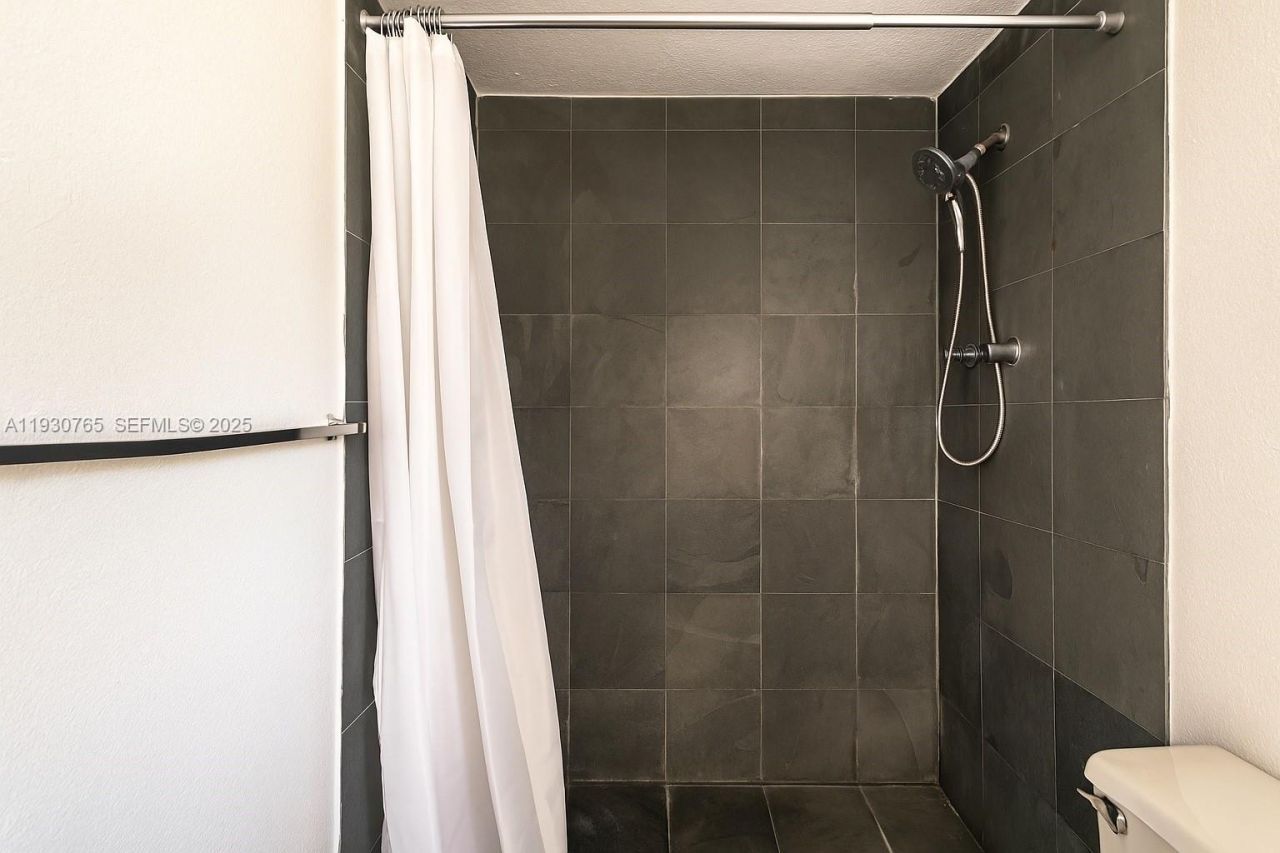 4001 S Ocean Dr, Unit 3R, Hollywood, FL 33019 Photo