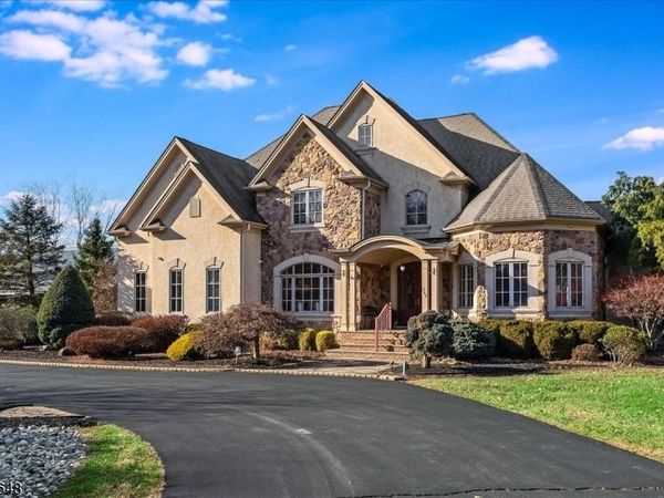 240 Oak Grove Rd, Franklin, NJ 08867