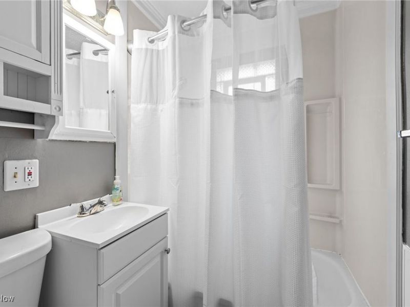 625 Pendley Road, Willowick, OH 44095 Photo 17