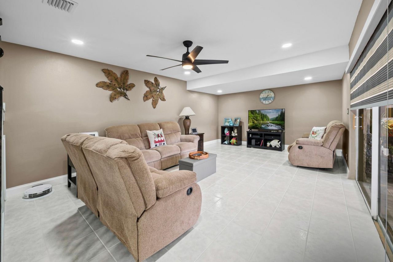 747 NW 30th Avenue, Unit D, Delray Beach, FL 33445 Photo