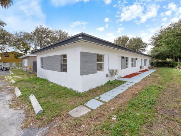 417 NW 15th Ave, Unit 2, Fort Lauderdale, FL 33311