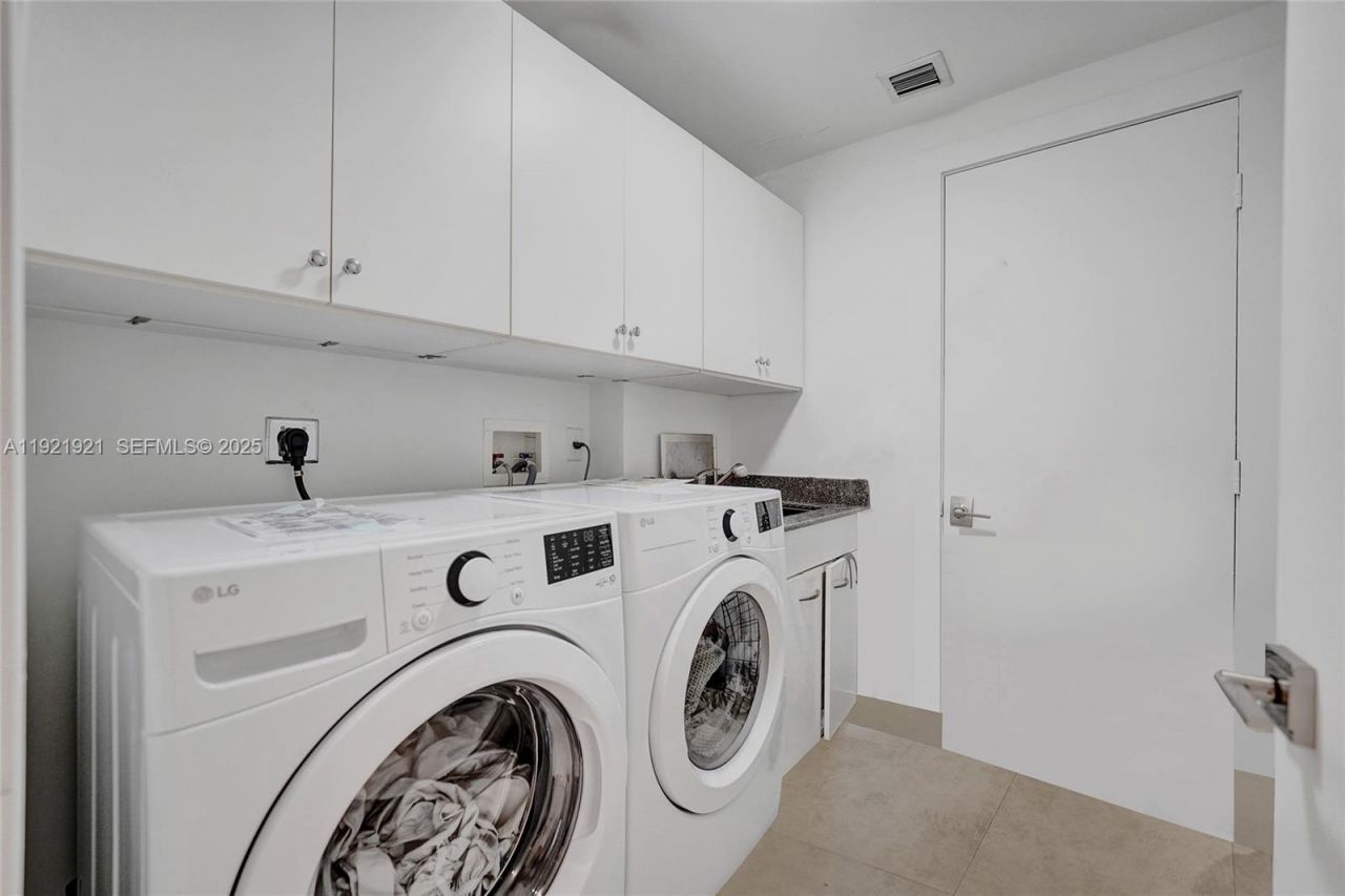 21200 Point Place, Unit 403, Aventura, FL 33180 Photo