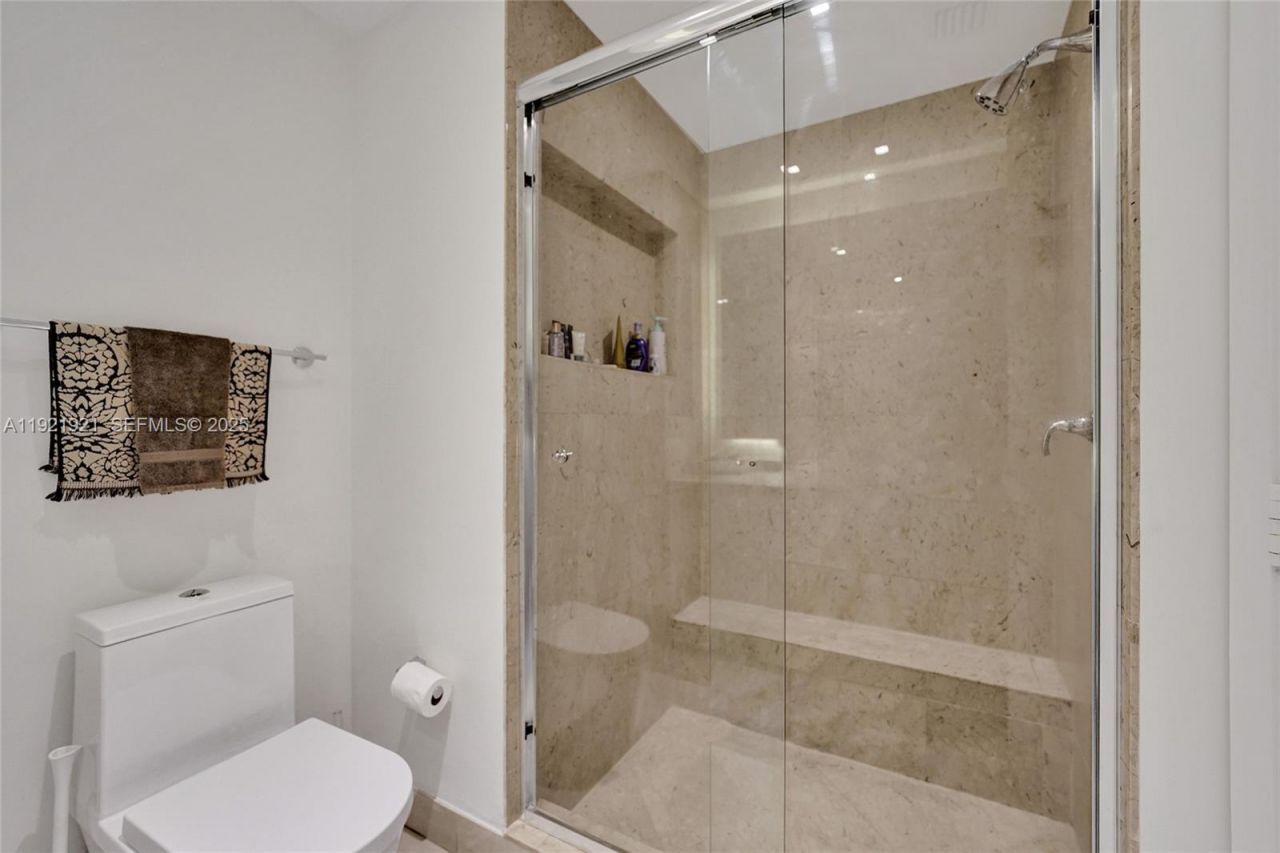 21200 Point Place, Unit 403, Aventura, FL 33180 Photo