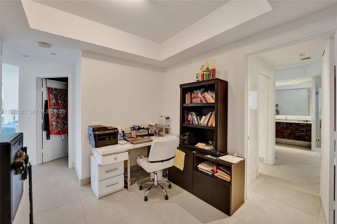 21200 Point Place, Unit 403, Aventura, FL 33180 Photo