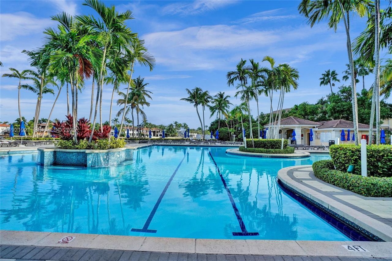 21200 Point Place, Unit 403, Aventura, FL 33180 Photo