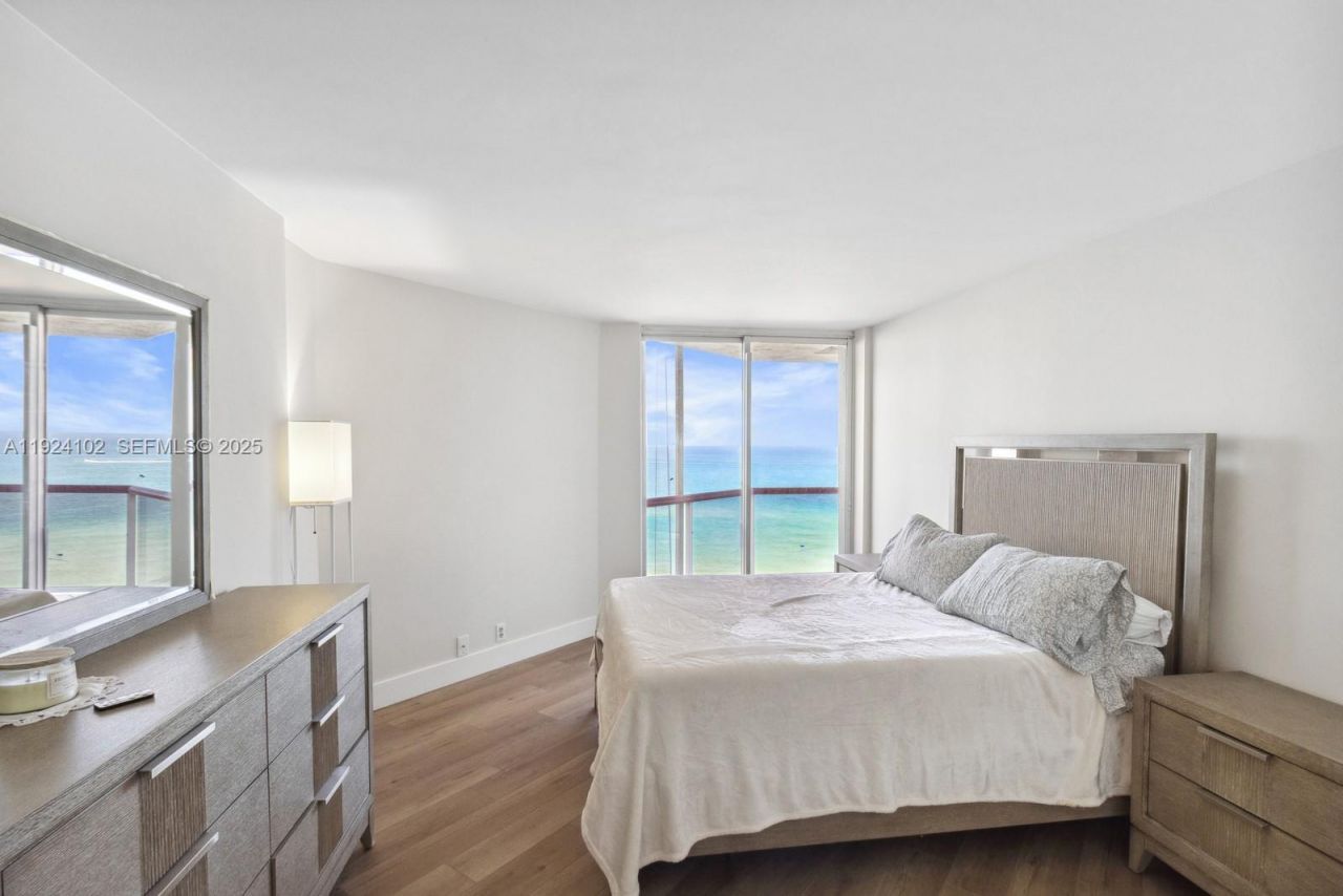 6767 Collins Ave, Unit 909, Miami Beach, FL 33141 Photo