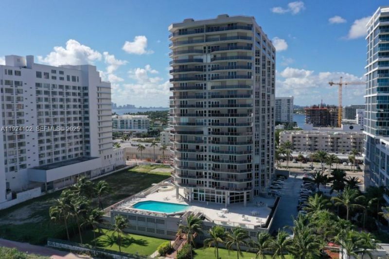 6767 Collins Ave, Unit 909, Miami Beach, FL 33141 Photo