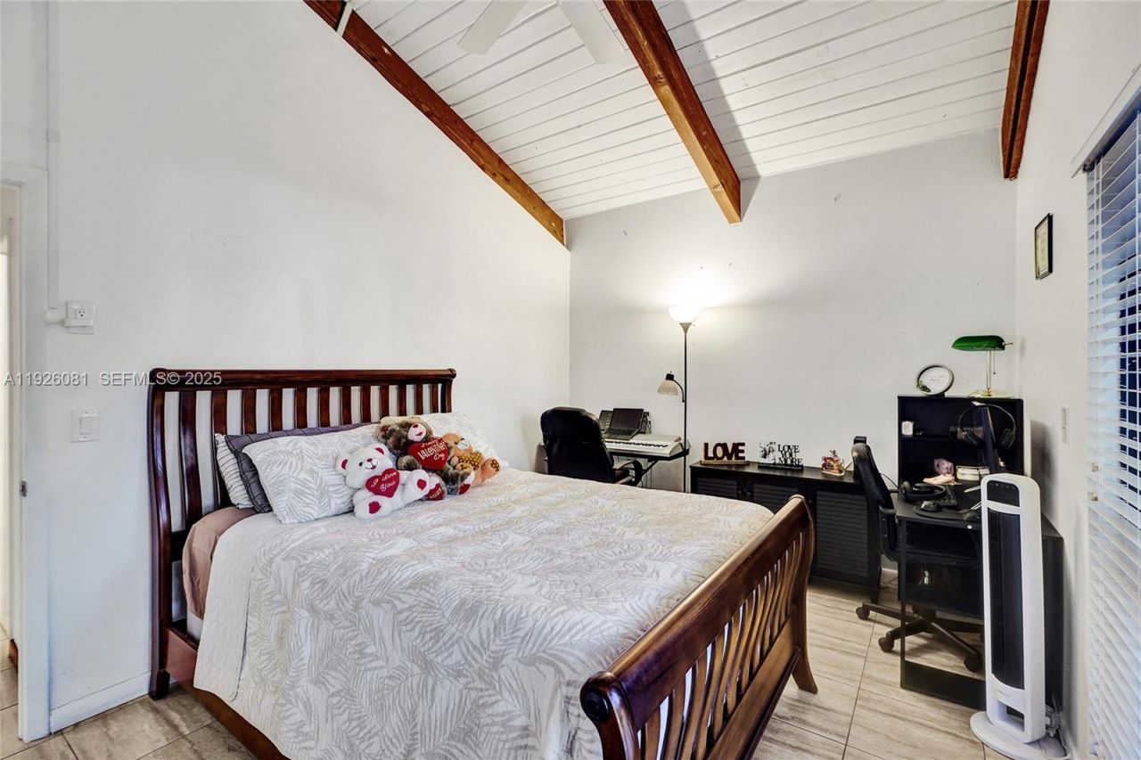 531 Leslie Dr, Hallandale Beach, FL 33009 Photo