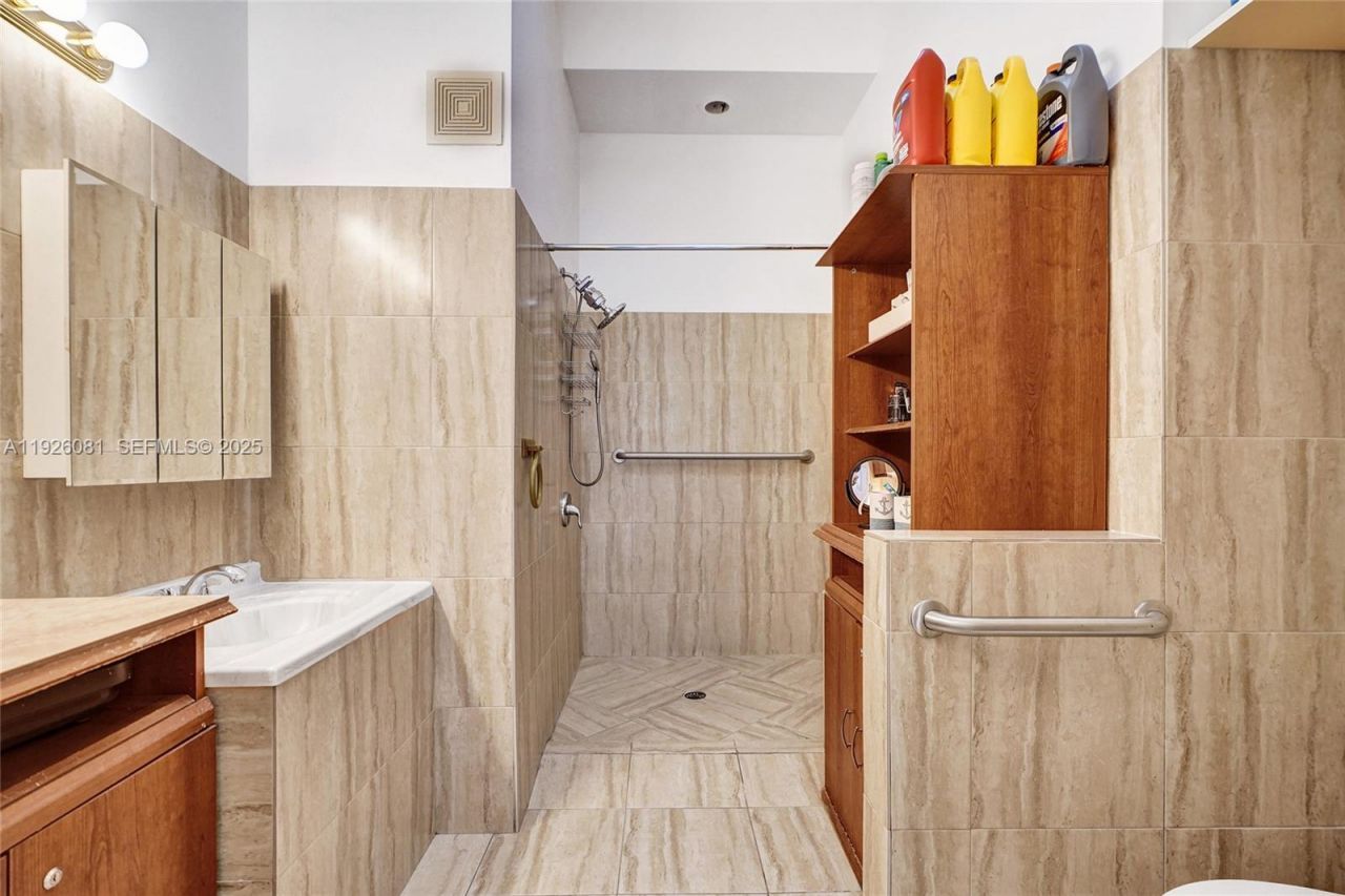 531 Leslie Dr, Hallandale Beach, FL 33009 Photo