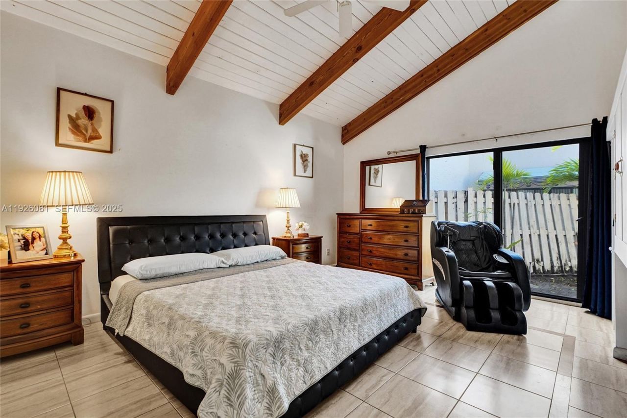 531 Leslie Dr, Hallandale Beach, FL 33009 Photo