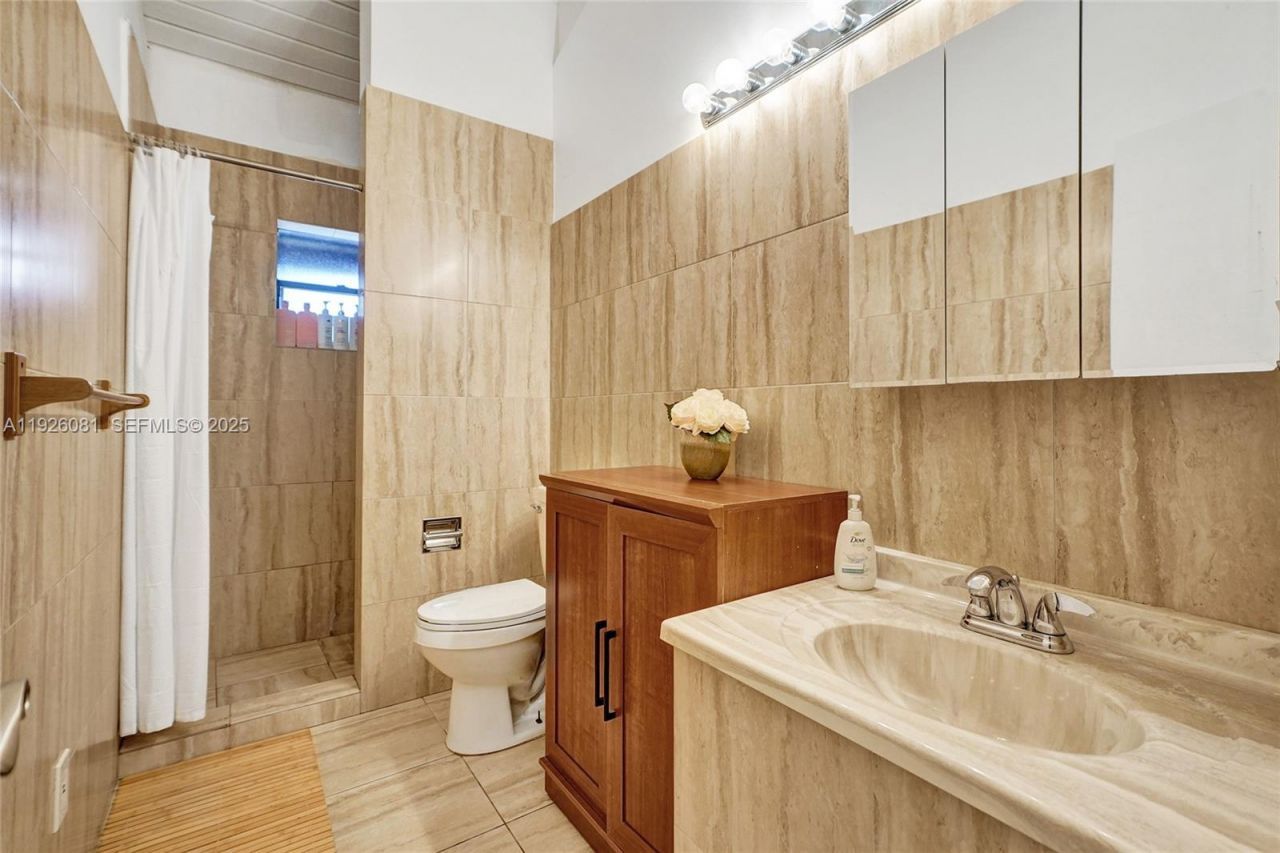 531 Leslie Dr, Hallandale Beach, FL 33009 Photo