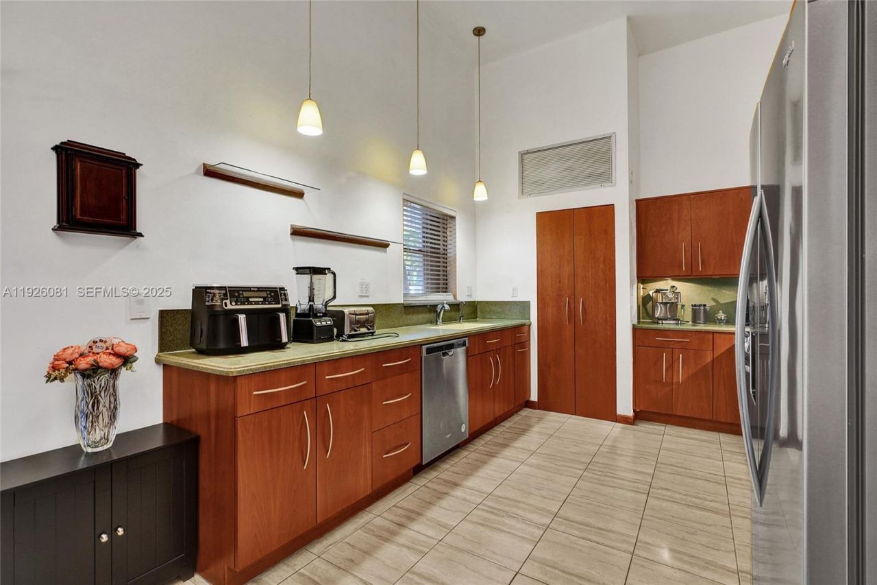 531 Leslie Dr, Hallandale Beach, FL 33009 Photo