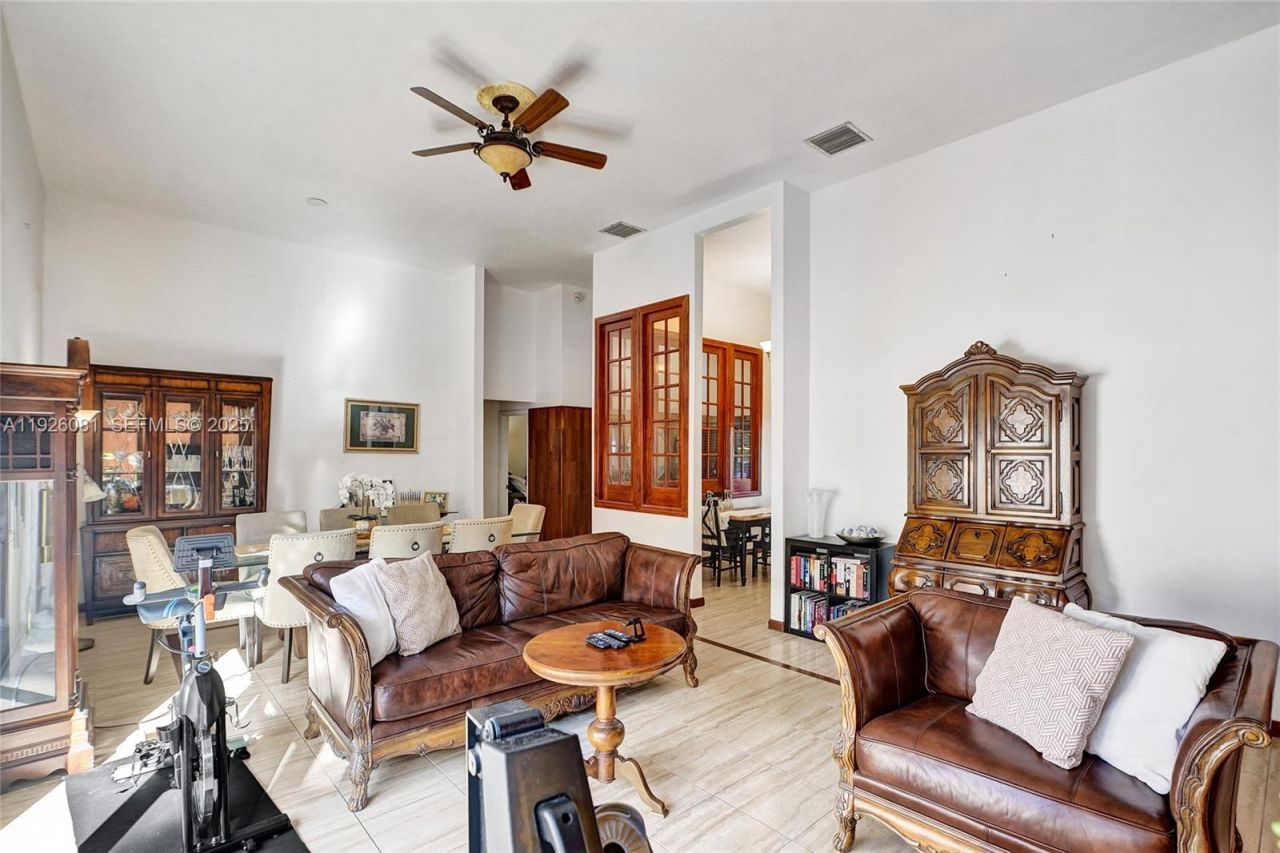 531 Leslie Dr, Hallandale Beach, FL 33009 Photo