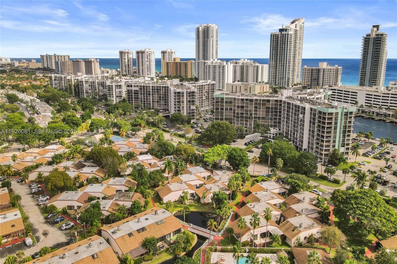 531 Leslie Dr, Hallandale Beach, FL 33009 Photo