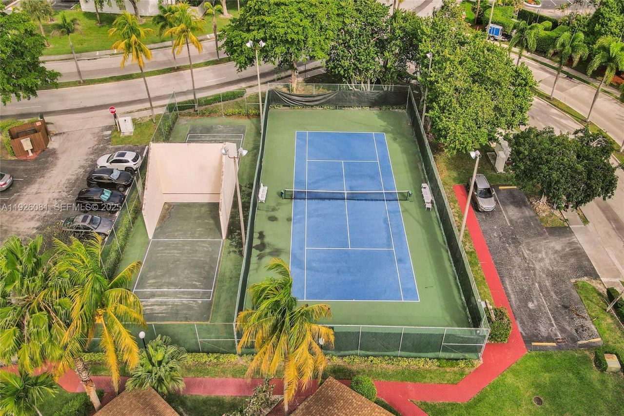 531 Leslie Dr, Hallandale Beach, FL 33009 Photo