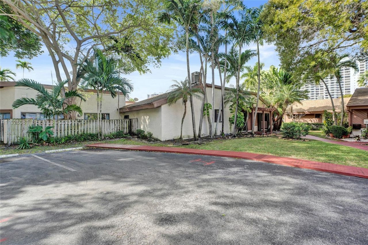 531 Leslie Dr, Hallandale Beach, FL 33009 Photo