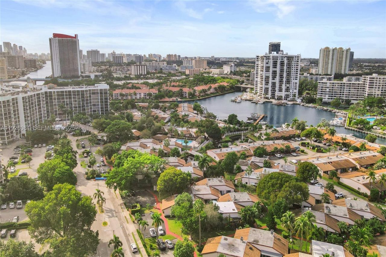 531 Leslie Dr, Hallandale Beach, FL 33009 Photo