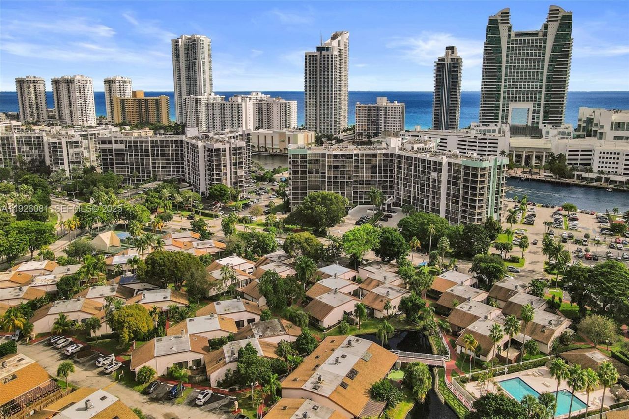 531 Leslie Dr, Hallandale Beach, FL 33009 Photo