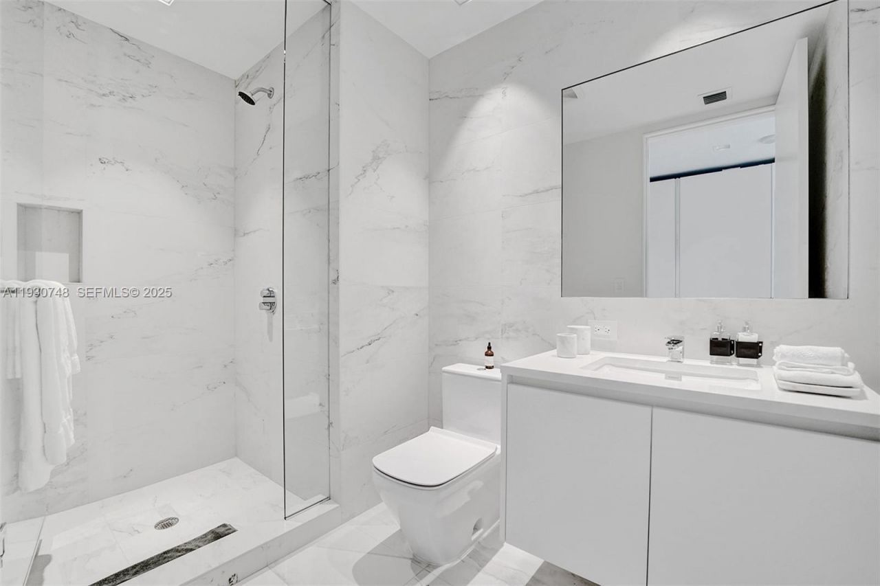 1000 Biscayne Blvd , Unit 3902, Miami, FL 33132 Photo