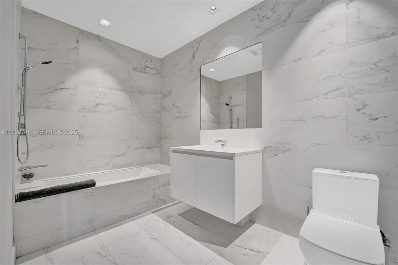 1000 Biscayne Blvd , Unit 3902, Miami, FL 33132 Photo