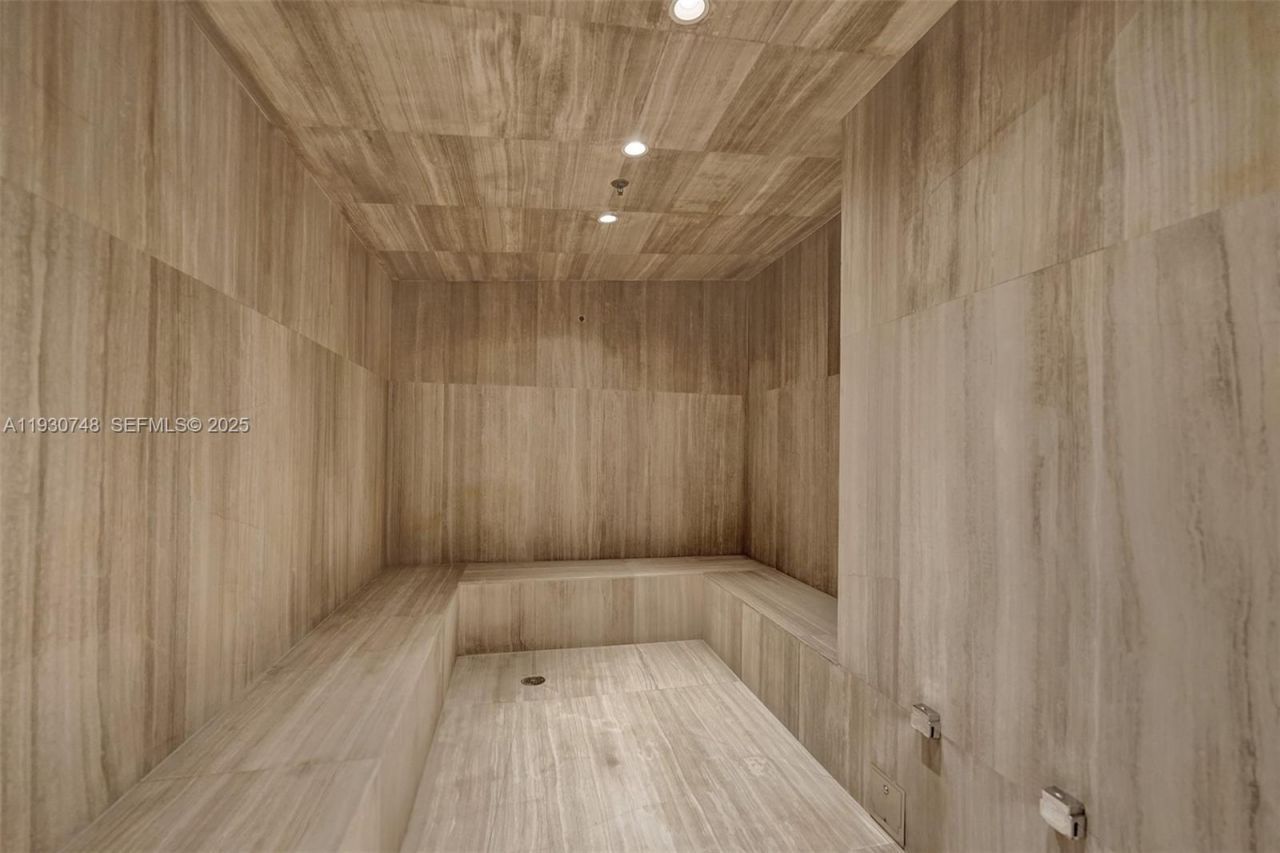 1000 Biscayne Blvd , Unit 3902, Miami, FL 33132 Photo