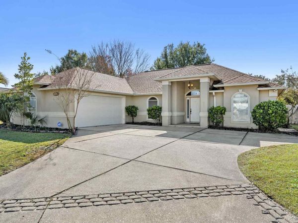 6005 Chandelle Cir, Pensacola, FL 32507