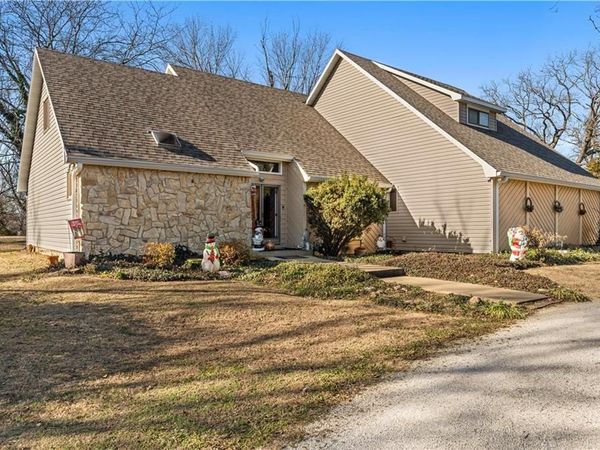 16800 S 1413 Road, Nevada, MO 64772