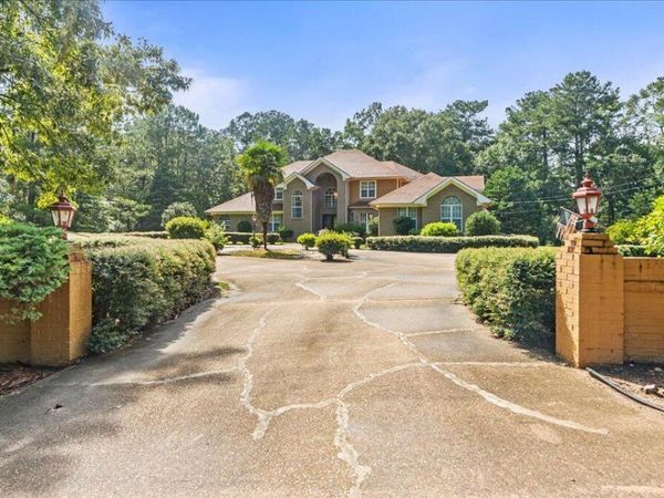 1025 Michael Drive, McComb, MS 39648