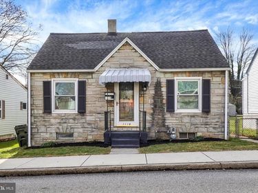 1116 W COLLEGE AVENUE, YORK, PA 17404